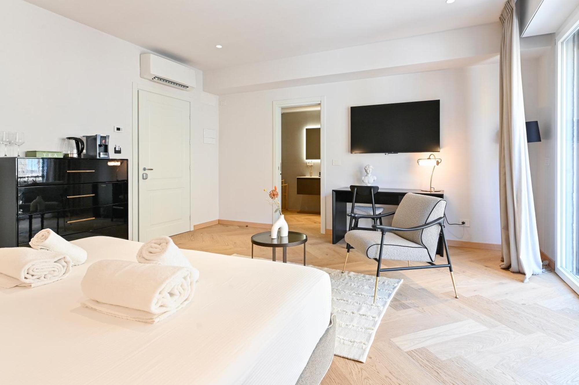 The Old Palace- Luxury Suites Signoria Флоренция Екстериор снимка