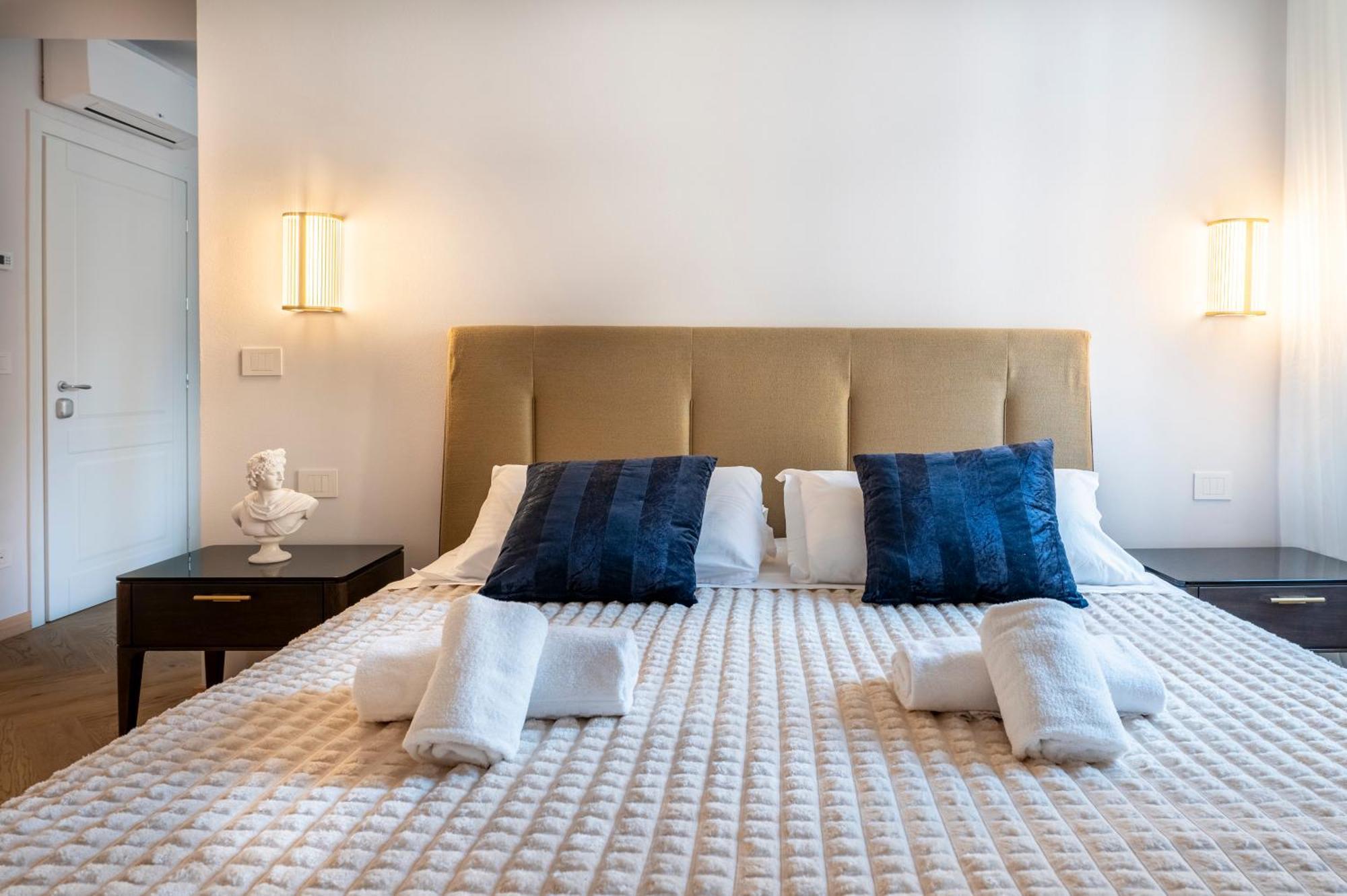 The Old Palace- Luxury Suites Signoria Флоренция Екстериор снимка
