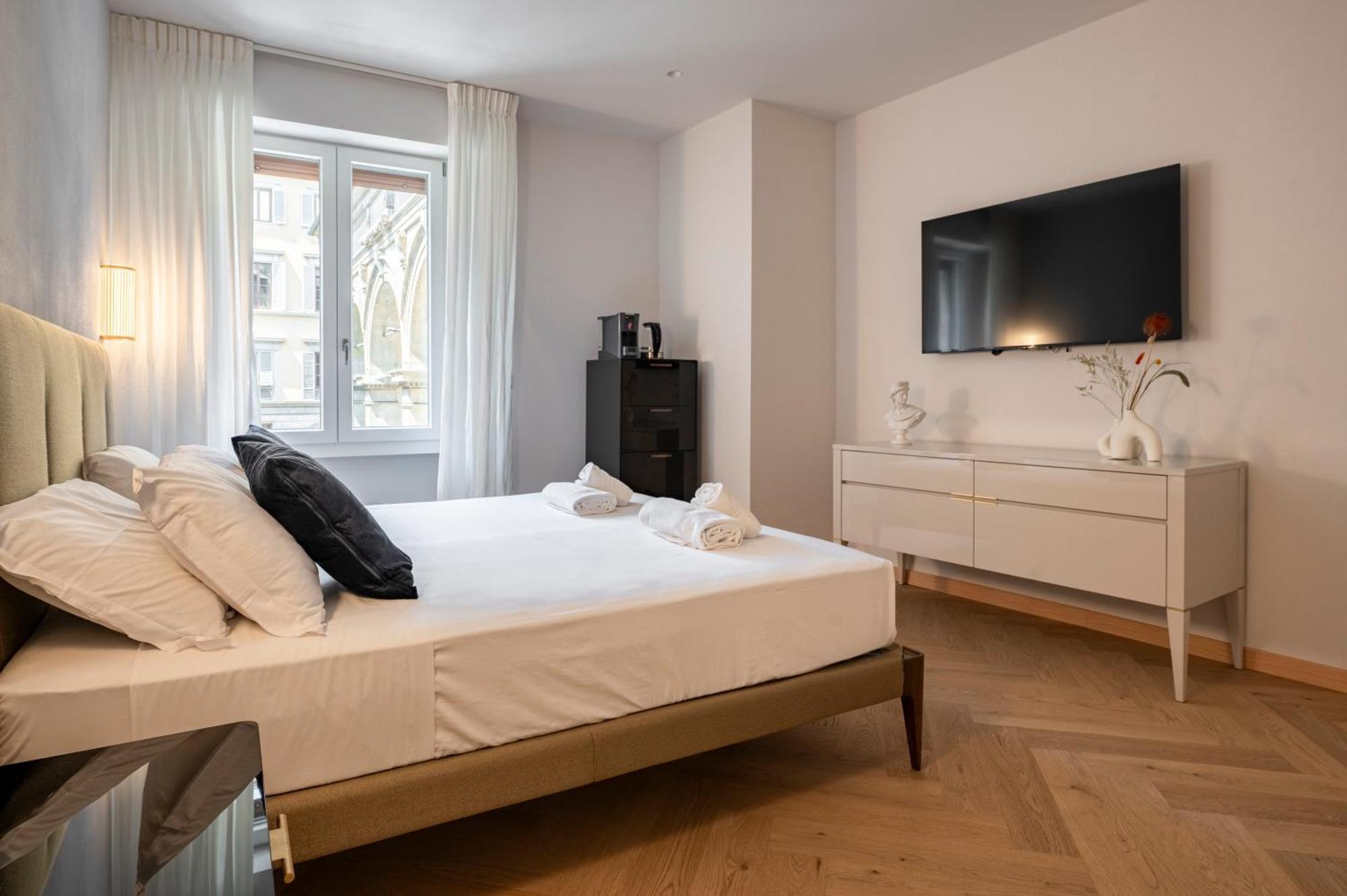The Old Palace- Luxury Suites Signoria Флоренция Екстериор снимка